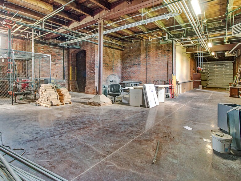 More Photos Of 2630 Charlevoix St, Detroit Office For Sale