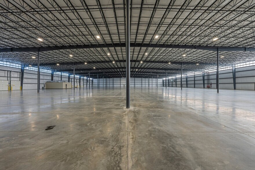 More Photos Of 55 Bagwell Blvd, Scottsville Warehouse For Lease
