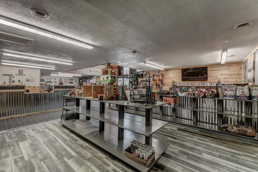 More Photos Of 1116 N 5th St, Custer Trailer Camper Park For Sale