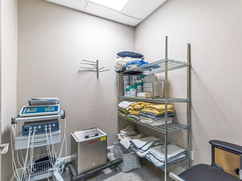 More Photos Of 456 Park Grove Dr, Katy Medical For Lease