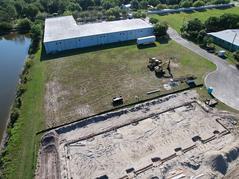 More Photos Of 5000 42nd pl, Vero Beach Industrial For Sale