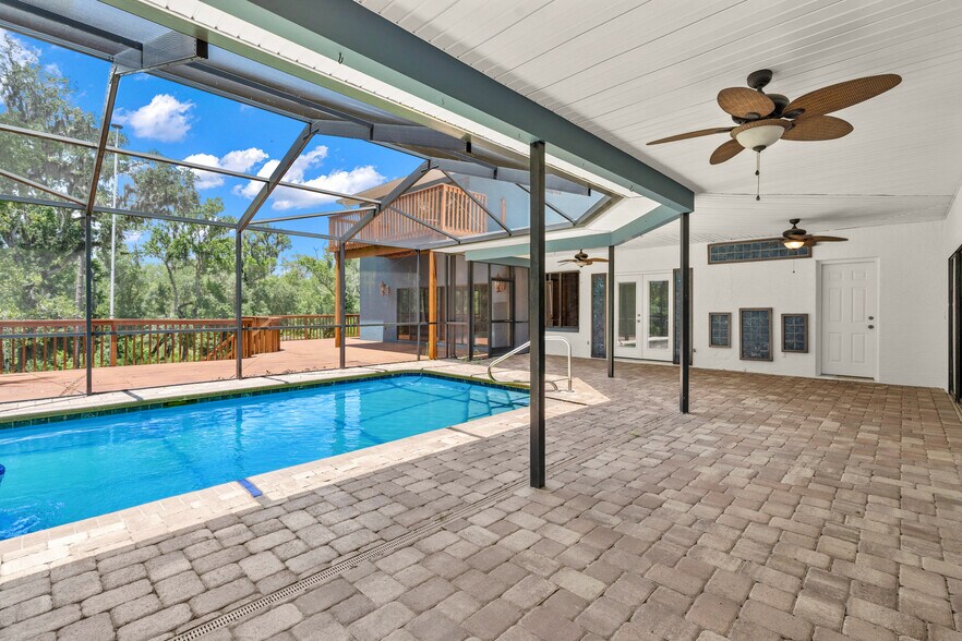 More Photos Of 27255 Hickory Hill Rd, Brooksville Specialty For Sale