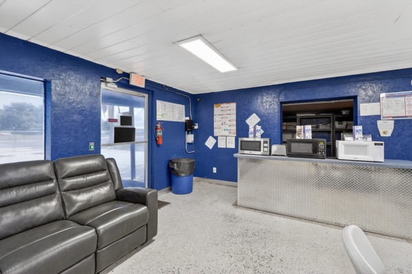 More Photos Of 3145 US Highway 92 E, Lakeland Warehouse For Sale