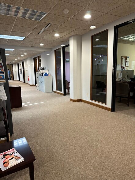 More Photos Of 500 Craig Rd, Manalapan Township Office For Lease