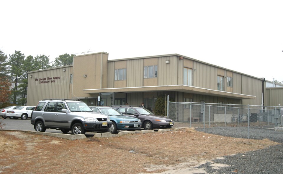 More Photos Of 200 Corporate Cir, Toms River Warehouse For Lease