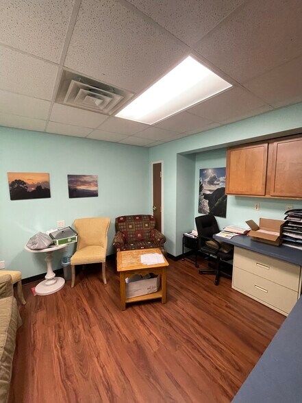 More Photos Of 702 Commerce Dr, Perrysburg Office For Lease