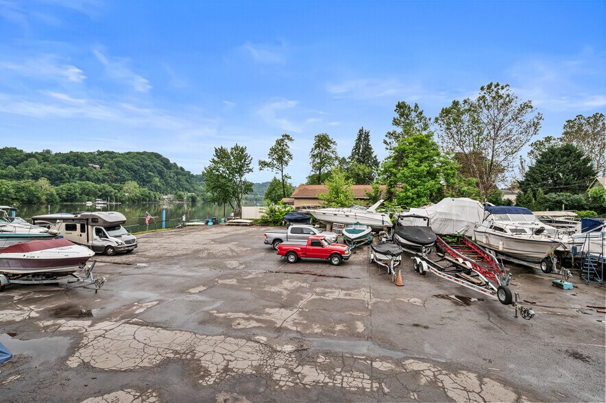 More Photos Of 228 Arch St, Verona Marina For Sale