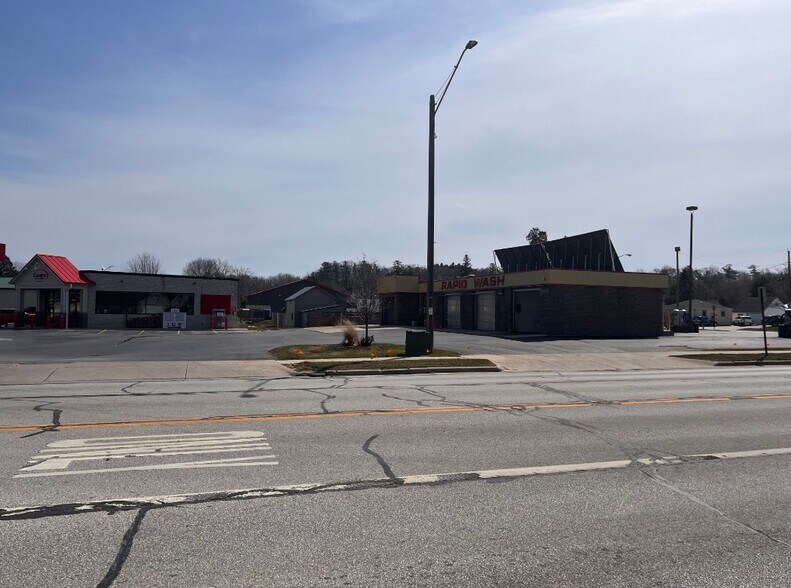 More Photos Of 4110-4118 Broadway St, Manitowoc Carwash For Sale