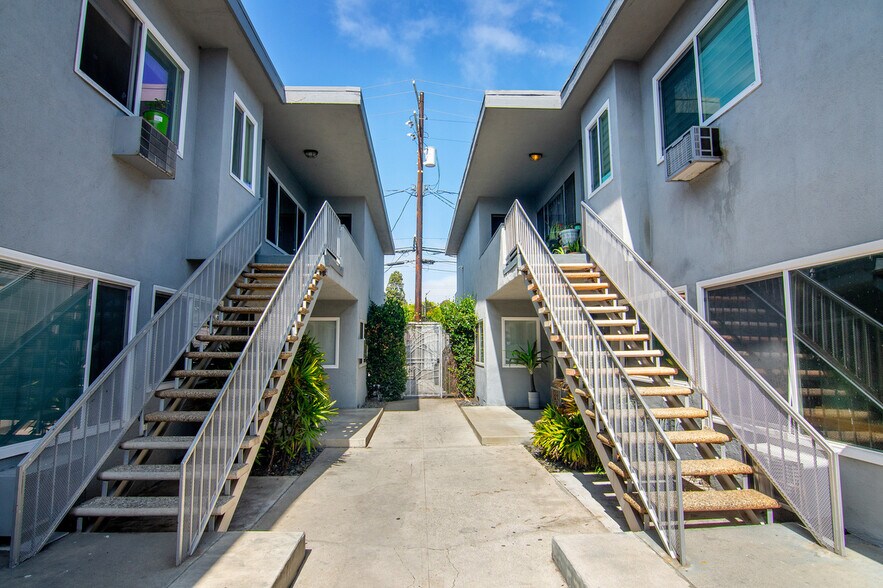 More Photos Of 2023 Preuss Rd, Los Angeles Apartments For Sale