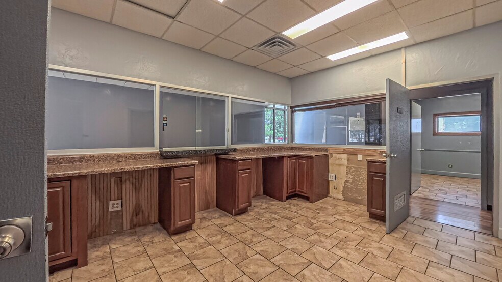 More Photos Of 6111 W Amarillo Blvd, Amarillo Medical For Sale