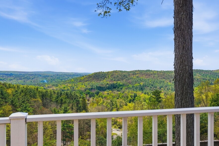 More Photos Of 120 Milford Hill Ln, Milford Flex For Sale