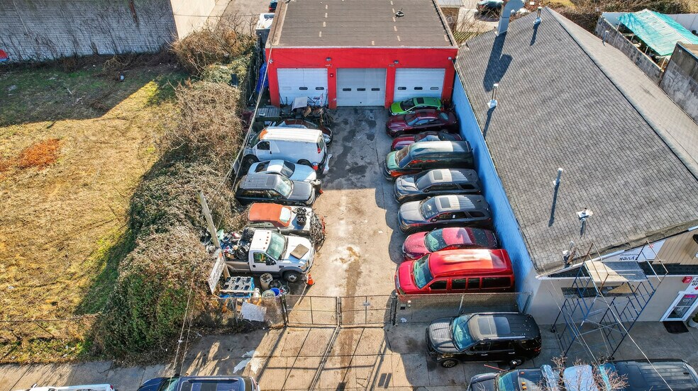 Primary Photo Of 6125 Tulip St, Philadelphia Auto Repair For Sale