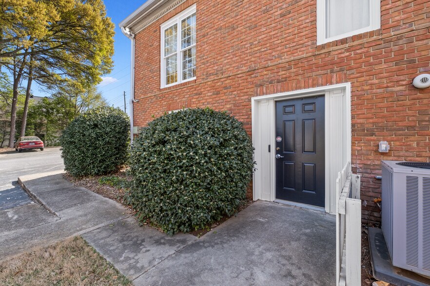 More Photos Of 2615 Sandy Plains Rd, Marietta Medical For Sale