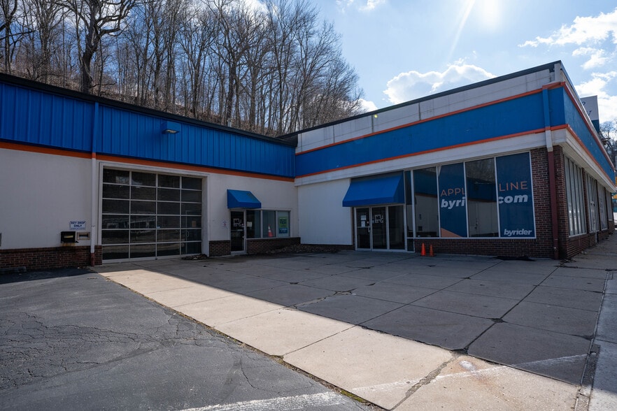 More Photos Of 1561 W Liberty Ave, Pittsburgh Auto Dealership For Lease
