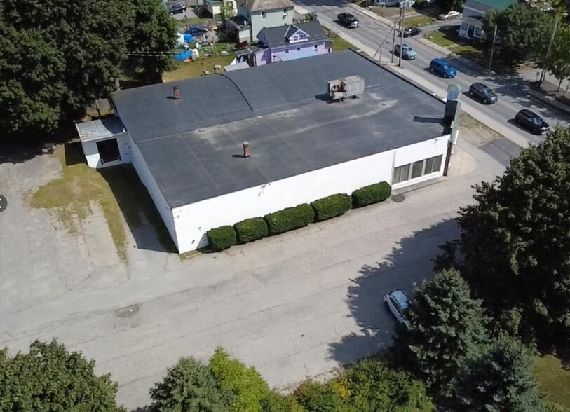 More Photos Of 736 Main St, Bennington Specialty For Sale