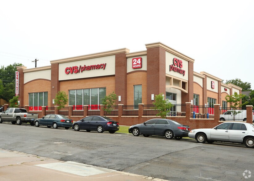 More Photos Of 1510 W Hickory St, Denton Drugstore For Sale