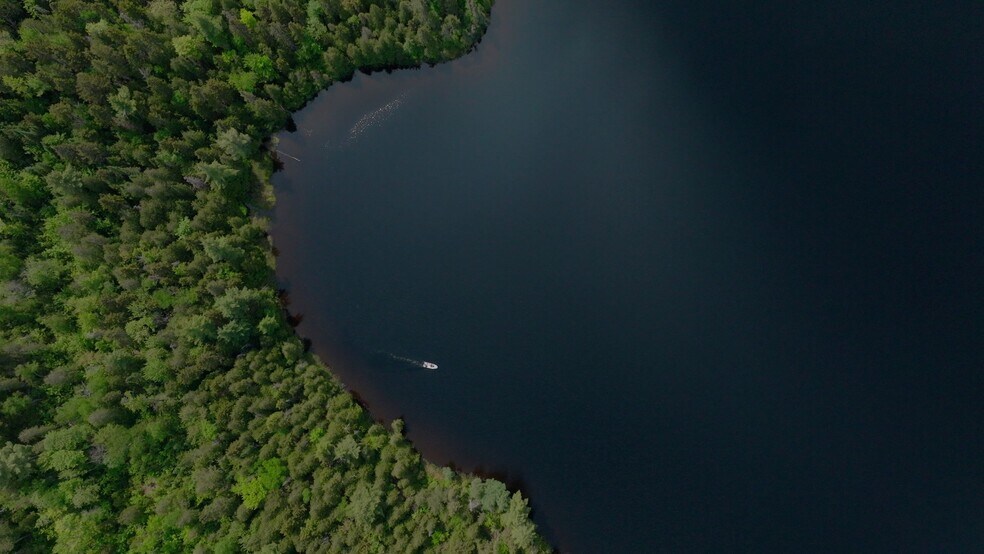 More Photos Of 1020 Ch Du Lac-Croche, Saint-come Sports And Entertainment For Sale