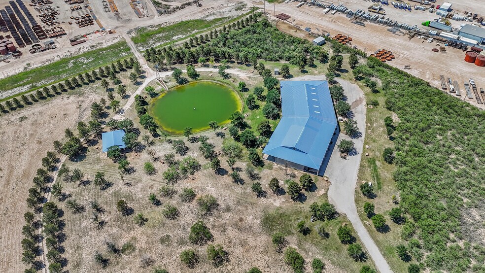 More Photos Of 2828 Interstate 20, Midland Flex For Sale