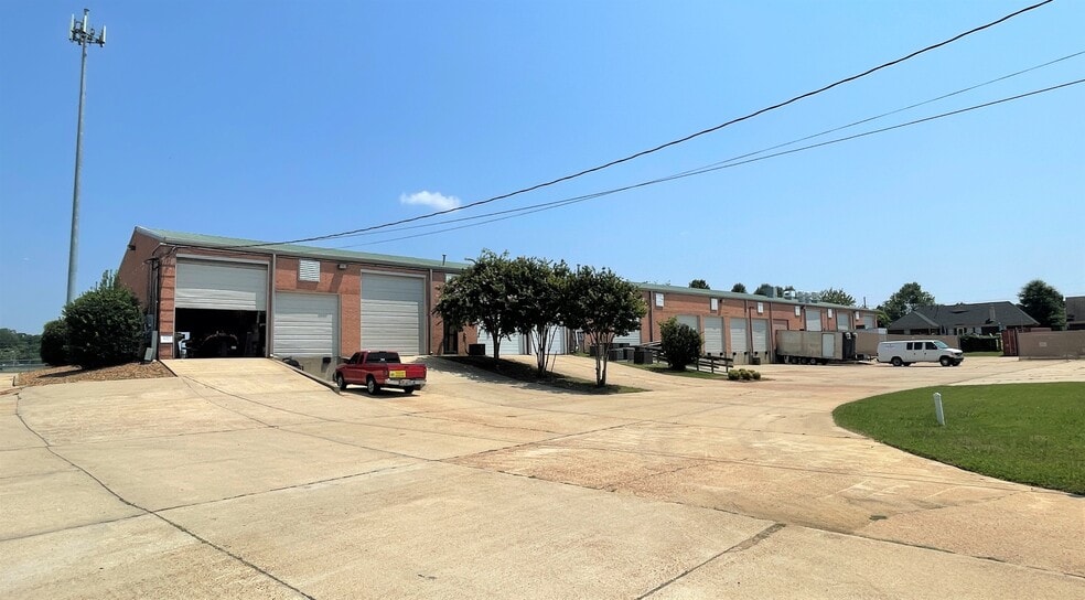 More Photos Of 5905 Scott Blvd, Horn Lake Light Distribution For Lease