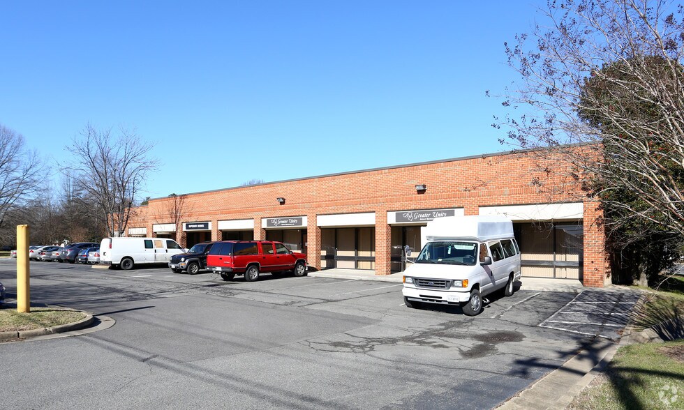 More Photos Of 2400-2410 Charles City Rd, Richmond Light Distribution For Lease