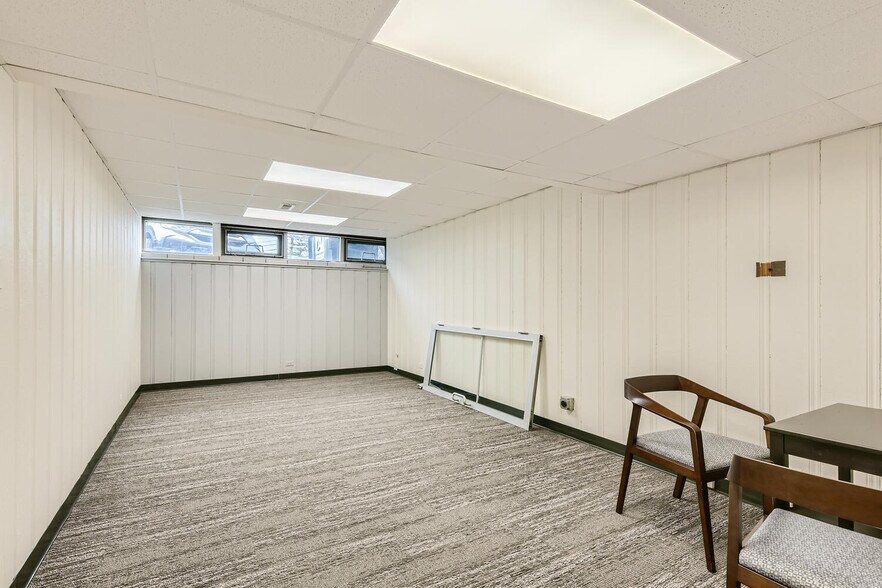 More Photos Of 1800 E Northwest Hwy, Arlington Heights Office For Lease