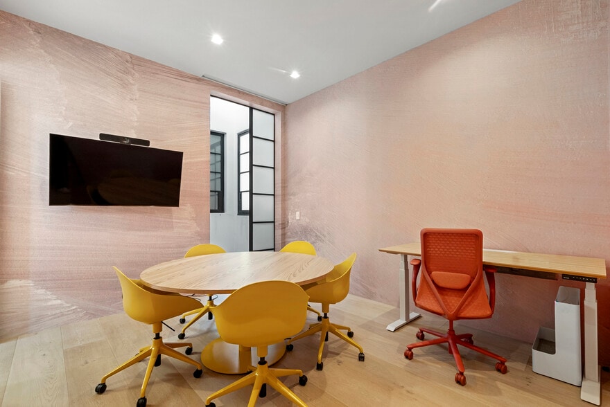 More Photos Of 1346 Abbot Kinney Blvd, Venice Office For Sale