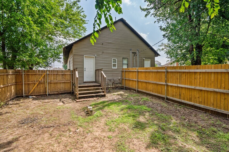 More Photos Of 2123 W Park Pl, Oklahoma City Specialty For Sale