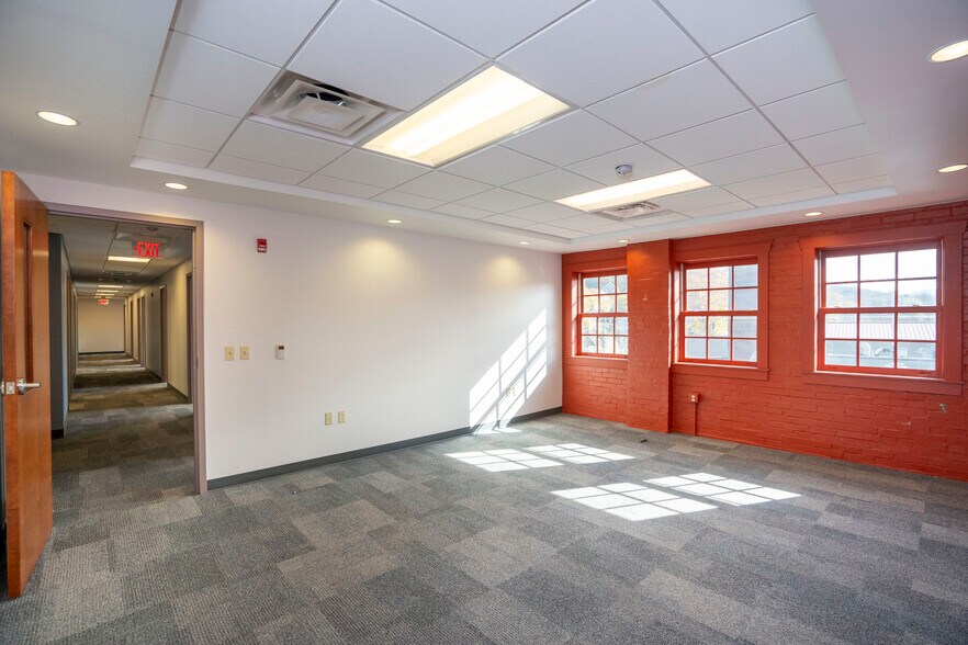More Photos Of 100-256 Match Factory Pl, Bellefonte Medical For Lease