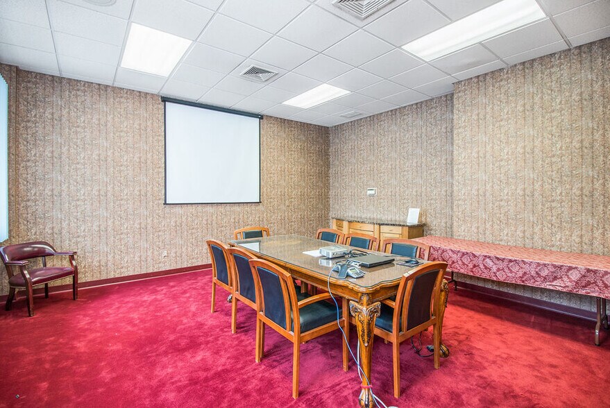 More Photos Of 699 Terryville Ave, Bristol Medical For Sale