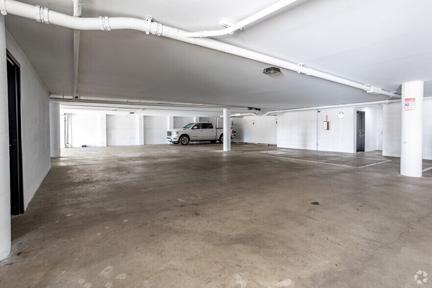 More Photos Of 105 Crescent Bay Dr, Laguna Beach Office For Lease