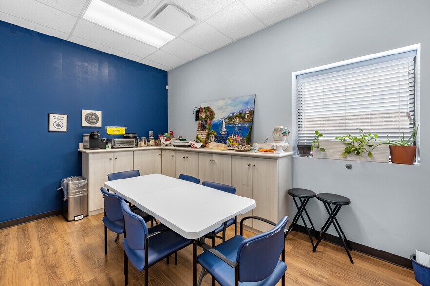 More Photos Of 3326 Watters Rd, Pasadena Office For Sale