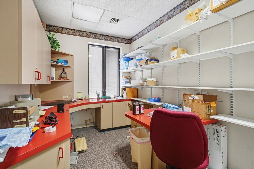 More Photos Of 400 Nationwide Dr, Harrisburg Medical For Sale