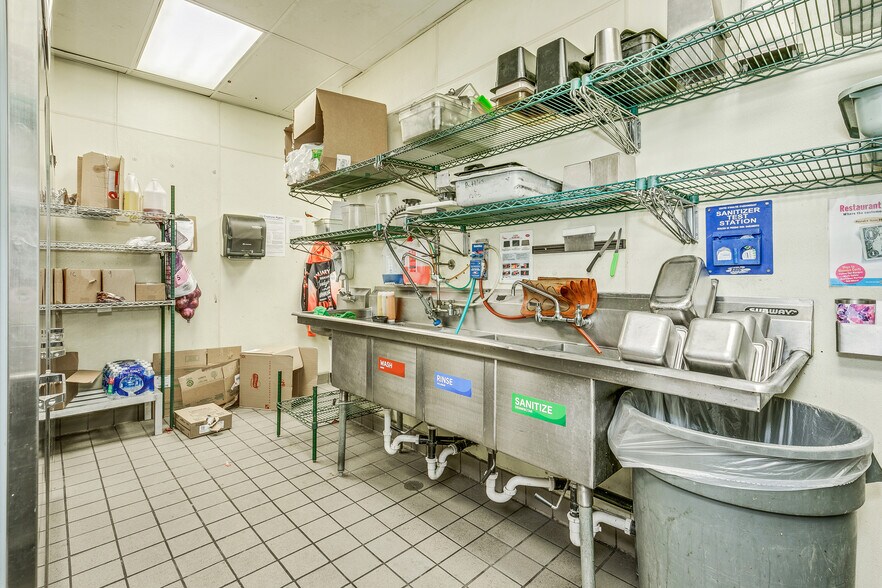 More Photos Of 449 7th St E, Saint Paul Storefront For Sale