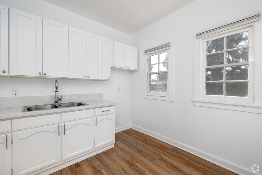 More Photos Of 100 N Kenmore Ave, Los Angeles Apartments For Sale