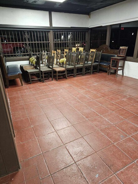 More Photos Of 5434 Lawndale Street, Houston General Retail For Sale