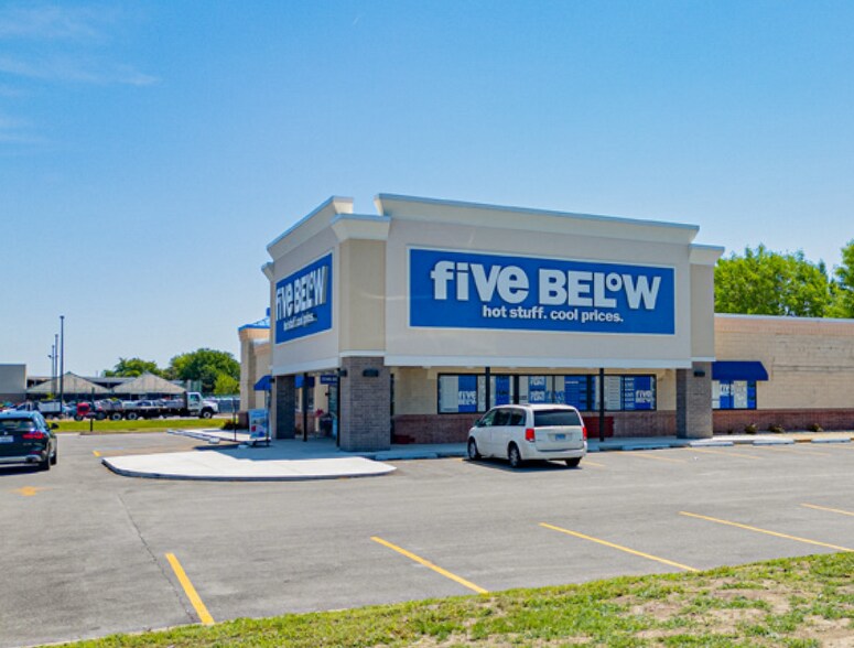 More Photos Of 994 U.S. 51, Forsyth Freestanding For Sale