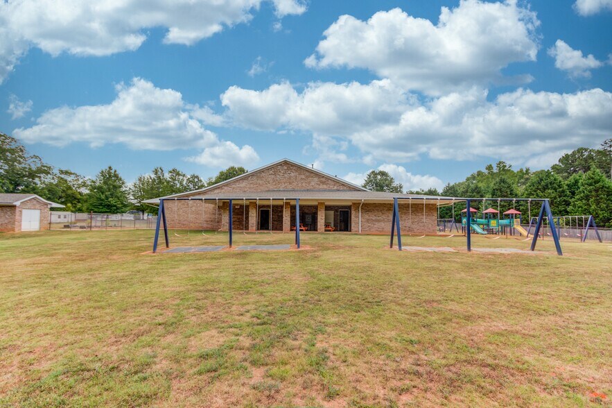More Photos Of 495 Harbins Rd, Dacula Daycare Center For Sale
