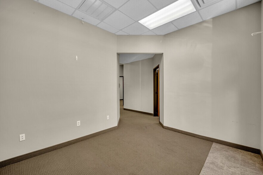 More Photos Of 1804 Owen Ct, Mansfield Light Distribution For Lease