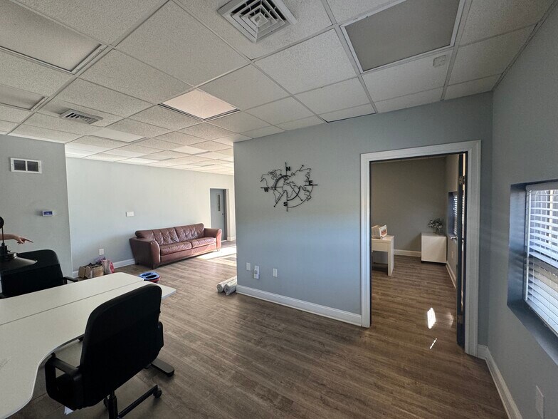 More Photos Of 669 First Ave, West Haven Warehouse For Lease