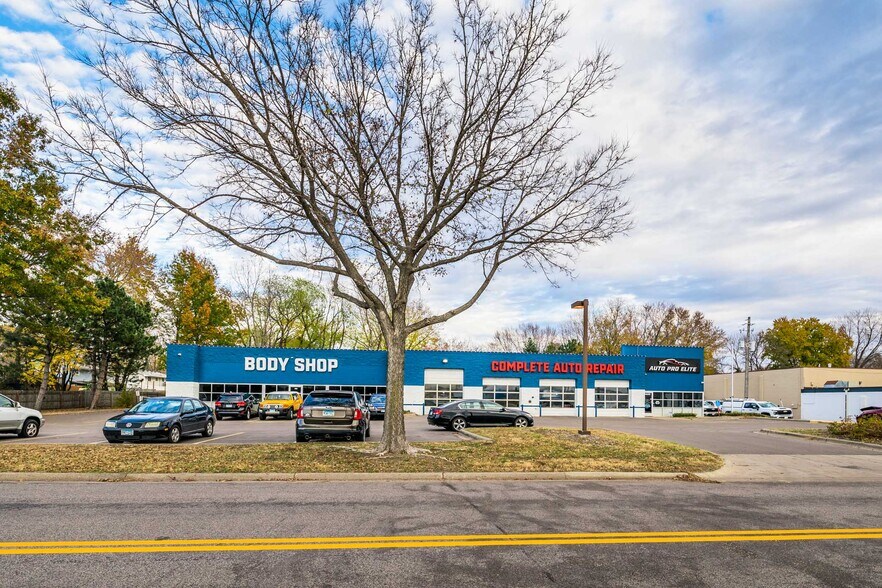 More Photos Of 8443 University Ave NE, Spring Lake Park Auto Repair For Sale