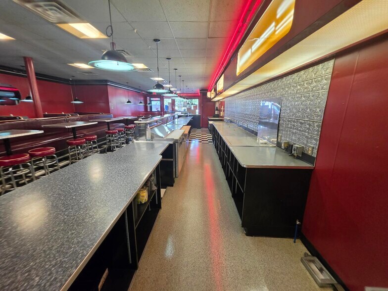More Photos Of 53 Fall St, Seneca Falls General Retail For Lease