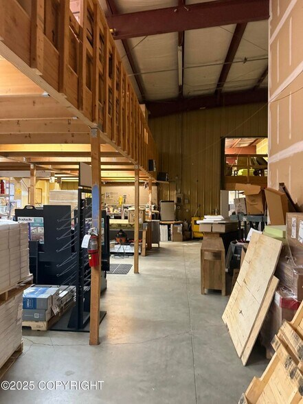 More Photos Of 651 N Shoreline Dr, Wasilla Showroom For Sale