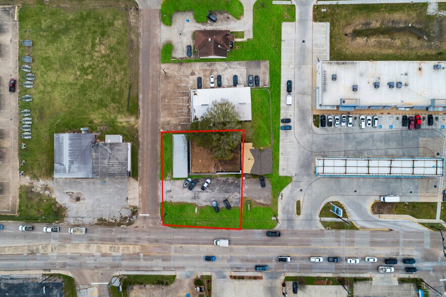 More Photos Of 2815 N Main St, Baytown Office Residential For Sale