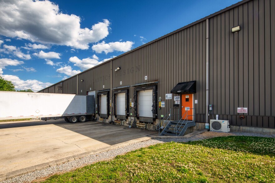 More Photos Of 1401 Progress Rd, Suffolk Manufacturing For Lease