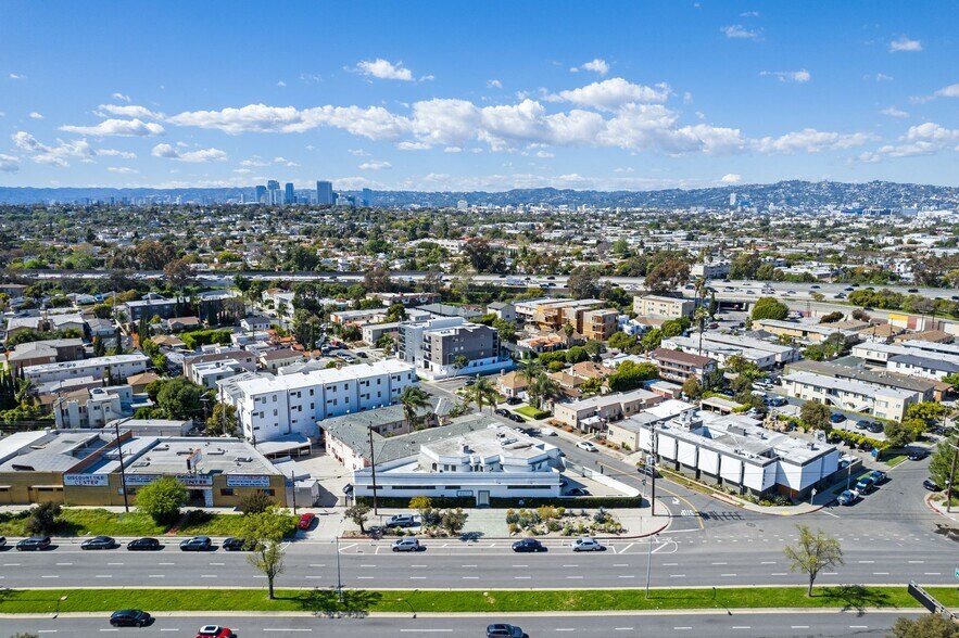 More Photos Of 8607 Venice Blvd, Los Angeles Loft Creative Space For Lease