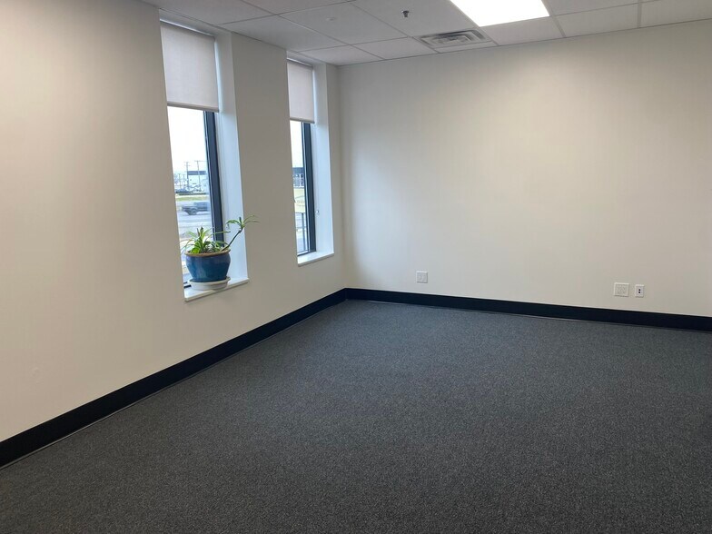 More Photos Of 223 NE Loop 820, Hurst Medical For Sale