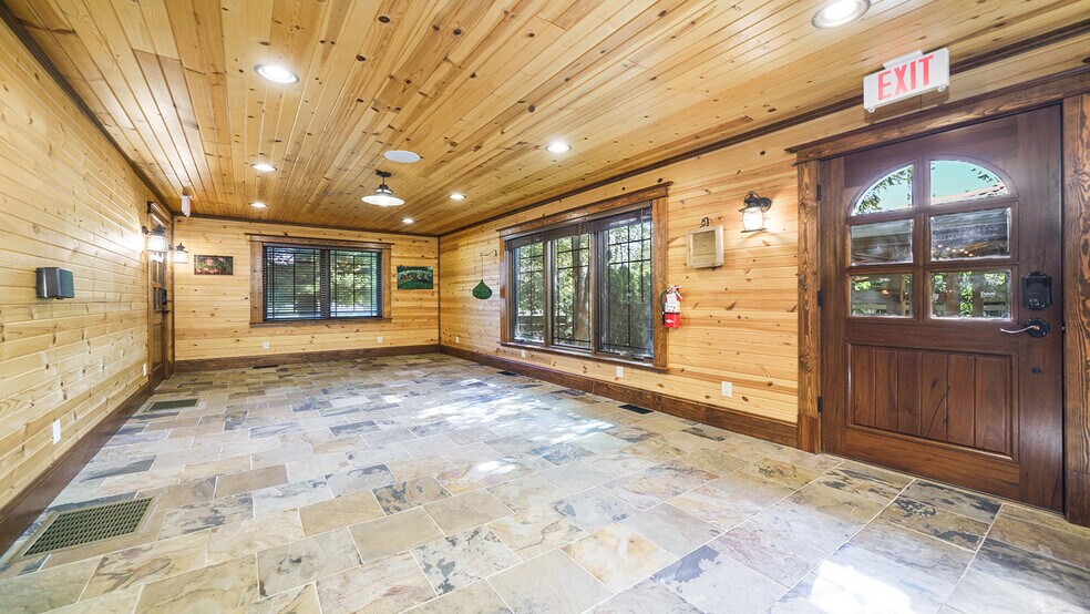 More Photos Of 409 N State St, Franklin Grove Hotel For Sale