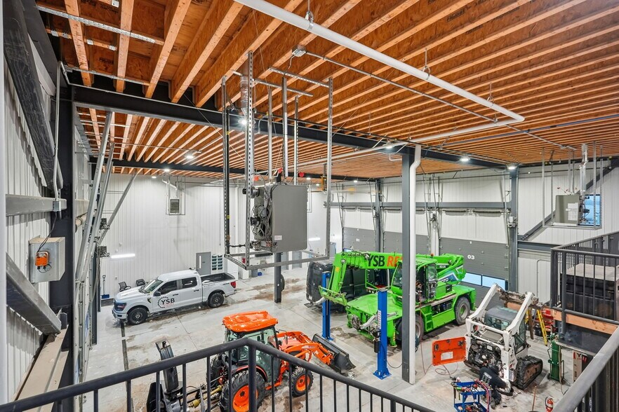 More Photos Of 224 Robot St, Vars Warehouse For Sale