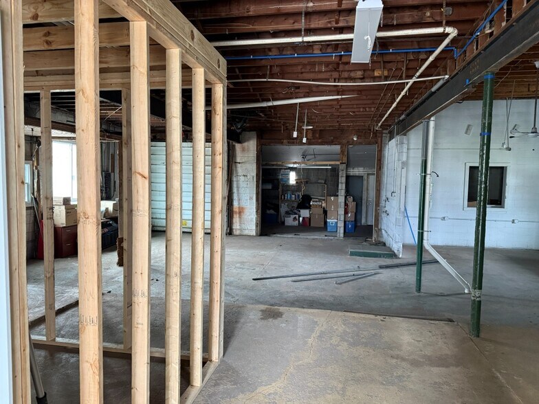 More Photos Of 115 Hemlock St, Big Rapids Freestanding For Sale