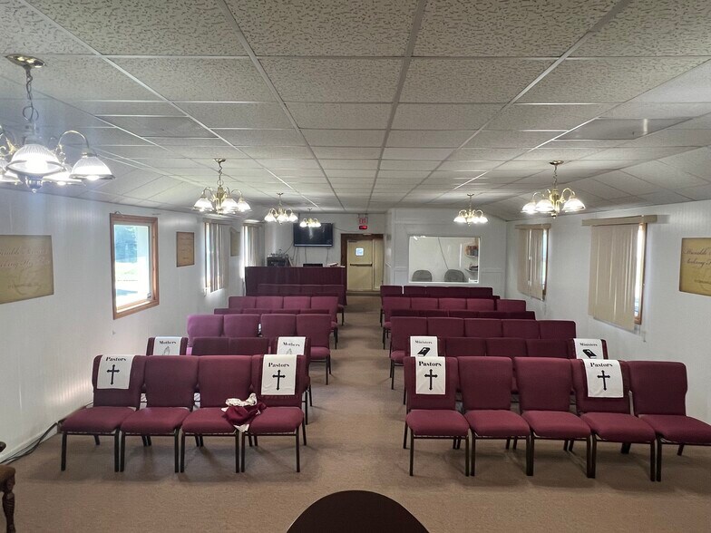 More Photos Of 2379 Emmons Ave, Warren Religious Facility For Lease